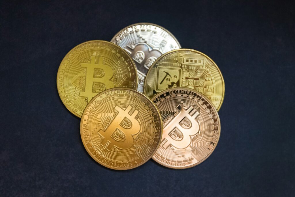Bitcoin to hit $300,000 - Rich Dad's Robert Kiyosaki Expects 1 Bitcoin