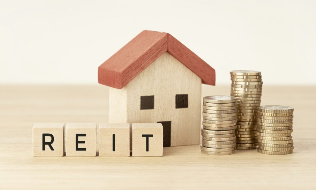Real Estate Investment Essentials for Beginners | In-depth Guide 2 REIT Real estate investment trust concept